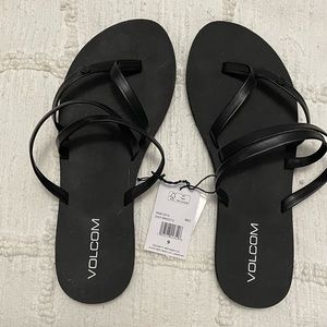 Women’s black Volcom sandals NWT